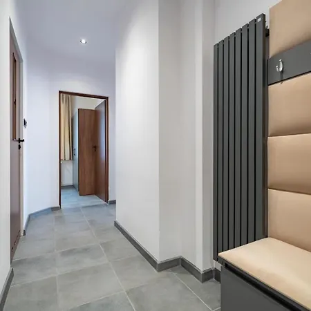 Zola * شكلارسكا بوريبا