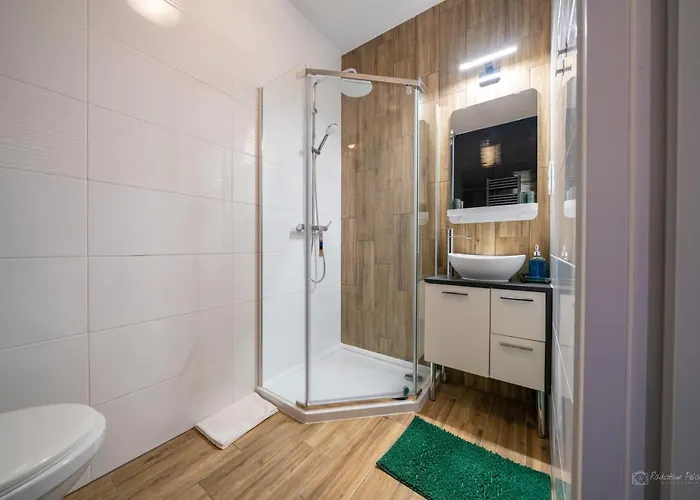 Zola שצ'קלארסקה פוראובה